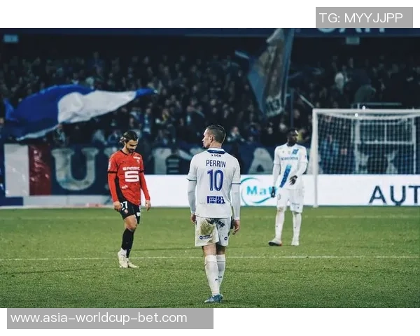 欧塞尔足球俱乐部激情四溢的海报设计展现球队精神与文化魅力